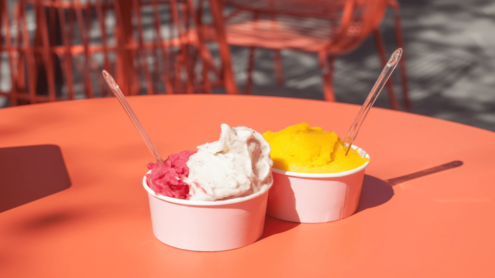 disposable ice cream and frozen yogurt cups
