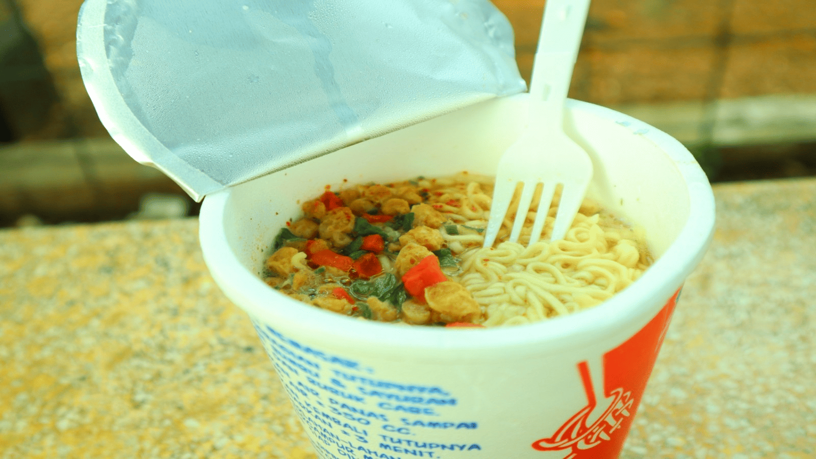 instant noodle cup packaging