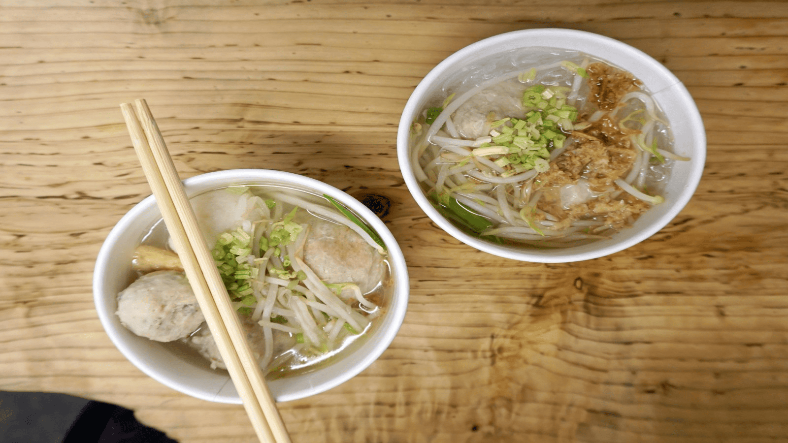takeout noodle containers